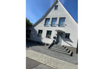Haus in Holtenau - 750.000,00&nbsp;EUR Kaufpreis, ca.&nbsp; 150,00&nbsp;m&sup2; in Kiel (PLZ: 24159) Friedrichsort