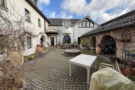 Haus in Haus! 5-Zimmerwohnung mit Renovierungsbedarf in historischem Baudenkmal in Alt-Richterich - Aachen Horbach