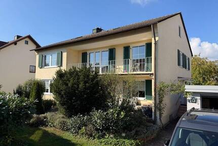 Exklusives Zweifamilienhaus beim Englischen Garten mit vielen Modernisierungen, Balkon & Garage - Neuburg an der Donau