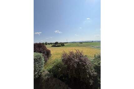 *Hainburg* Reihenendhaus mit Garage in Feldrandlage