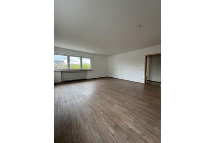Attraktive 2,5 Zimmer Wohnung in Troisdorf mit Loggia+EBK+Carport