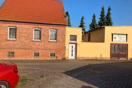 Wohnhaus mit Tischlereiwerkstatt - Bernburg (Saale) Biendorf