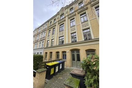 Charmante 3-Raum-Wohnung im Dachgeschoss mit Balkon im Fachwerk-Stil in der südliche Innenstadt (Bern5907) - Halle (Saale) Damaschkestraße