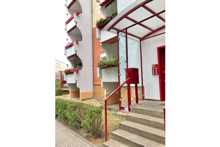Sehr gepflegte familienfreundliche 4-Zimmer-Wohnung mit Balkon - Berlin Lichtenberg