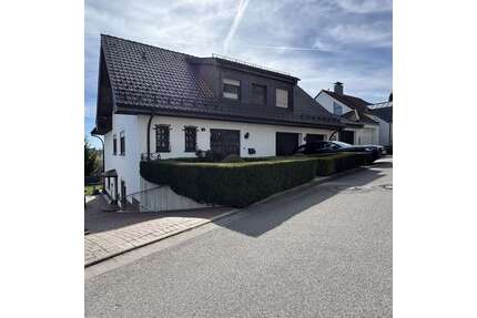 Haus zum Mieten in Lüdenscheid 1.100,00 € 151 m²