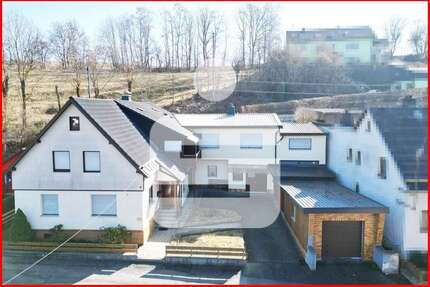 Haus zum Kaufen in Teuschnitz 99.000,00 € 190 m²