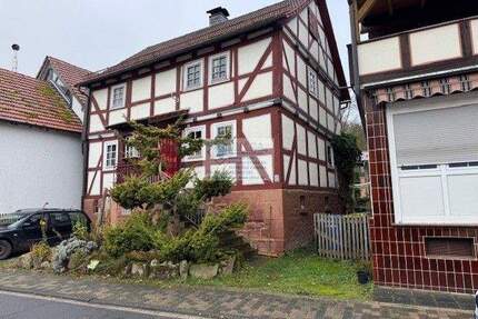 Kleines vermietetes denkmalgeschütztes Fachwerkhaus - Bad Zwesten Oberurff-Schiffelborn