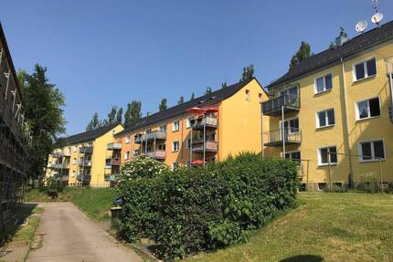 Sanierte 2,5-Raumwohnung mit Balkon und Einbauküche - Remse