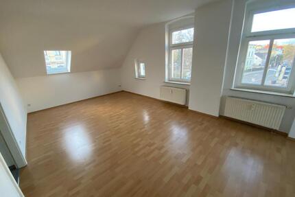 Frisch renovierte Wohnung - 300m zu Schwimmbad, Bahnhof o. Zentrum - Oschersleben (Bode)