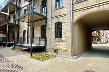 Hochwertig sanierte 3-Zimmer-Wohnung mit Balkon | stilvoller Altbau | zentrale Lage | 999€ Warmmiete - Halle (Saale) Büschdorf