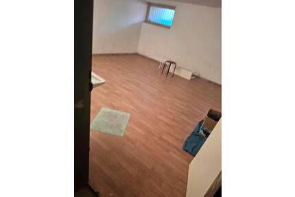 hobbyraum lager raum - 280,00&nbsp;EUR Kaltmiete, ca.&nbsp; 22,00&nbsp;m&sup2; in München (PLZ: 80999) Allach-Untermenzing