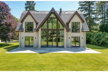 Haus zum Kaufen in Kleinmachnow 1.990.000,00 € 420 m²