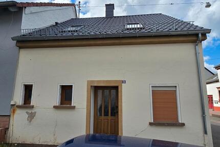 Charmantes Reihenendhaus mit großem Potenzial in Weiskirchen