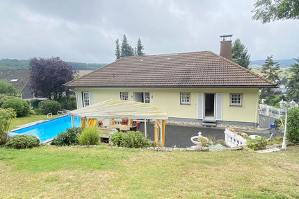 Haus zum Mieten in Hünstetten-Oberlibbach 3.020,00 € 225 m²