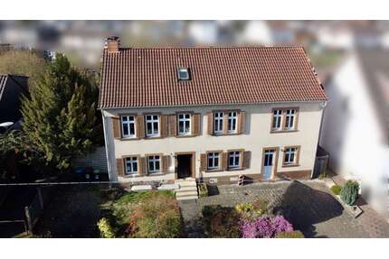 Haus zum Kaufen in Wadgassen 400.000,00 € 280 m²