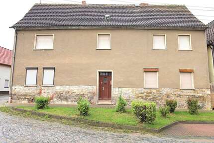 Haus zum Kaufen in Quenstedt 10.000,00 € 150 m²