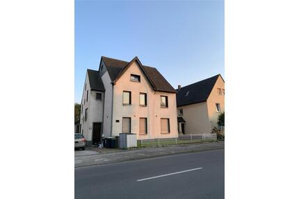 Zweiparteienhaus mit großem Grundstück in Marl Sinsen