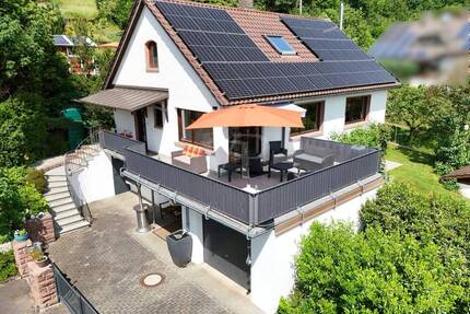 Modernisiertes Familienhaus mit großer Sonnenterrasse und grünem Gartenparadies - Wertheim
