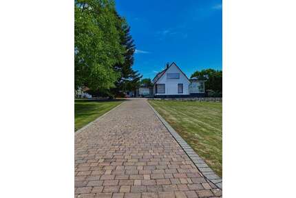 Haus zum Kaufen in Affalterbach 1.649.000,00 € 300 m²