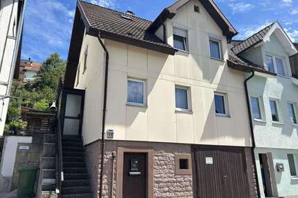 Haus zum Kaufen in Ispringen 220.000,00 € 106.96 m²