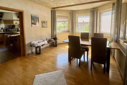Haus zum Kaufen in Brochthausen 299.000,00 € 147 m²