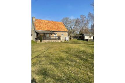 Grundstück mit Ferienhaus - 150.000,00&nbsp;EUR Kaufpreis, ca.&nbsp; 77,80&nbsp;m&sup2; in Tessin (PLZ: 18195)