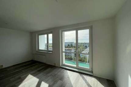 Wohnung zum Mieten in Halle Saale 345,00 € 57 m²