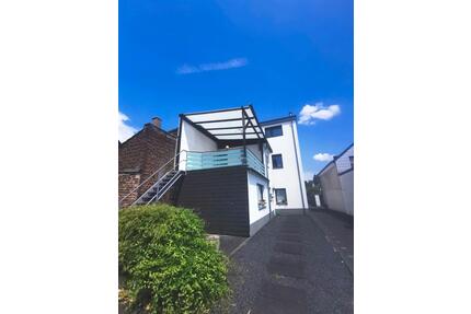 Charmante Maisonette-Wohnung mit eigenem Eingang & Terrasse Köln