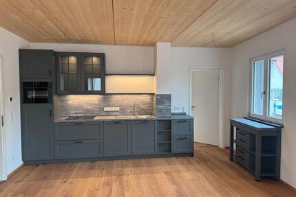 2-Zimmer-Wohnung mit Balkon (ca.58 m²) in Oettingen zu vermieten - Oettingen in Bayern