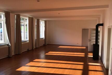 Lichtdurchflutete Wohnung in einem historischen Gebäude - Hohenstein