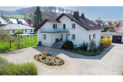 Haus zum Kaufen in Bad Driburg Neuenheerse 369.000,00 € 332.93 m² - Bad Driburg / Neuenheerse