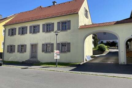 Haus zum Kaufen in Mähring 450.000,00 € 209 m²