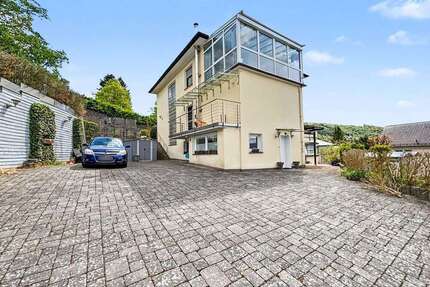 Haus zum Kaufen in Plettenberg 599.000,00 € 242 m²