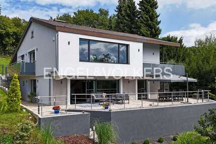 Haus zum Kaufen in Neckargemünd 980.000,00 € 240 m²