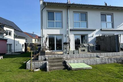 Moderne Doppelhaushälfte - 1.700,00&nbsp;EUR Kaltmiete, ca.&nbsp; 145,00&nbsp;m&sup2; in Günzburg (PLZ: 89312)