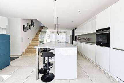 Haus zum Kaufen in Diedorf Oggenhof 975.000,00 € 181.67 m² - Diedorf / Oggenhof