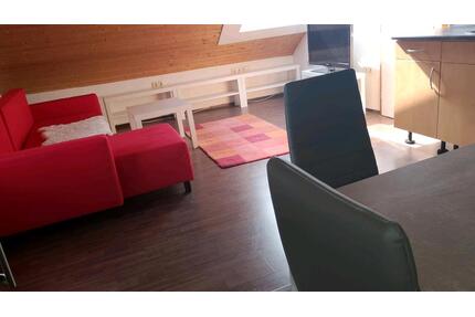 Dachgeschoßwohnung 55qm , möbl. Dinkelscherben zu vermieten