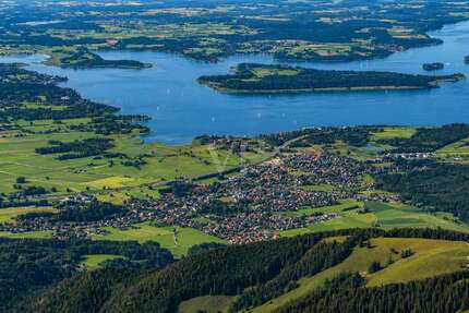Haus zum Kaufen in Bernau am Chiemsee 3.700.000,00 € 560 m²