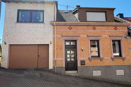 Einfamilienhaus mit Garage und Garten in Spiesen-Elversberg