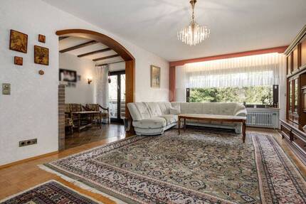 Familienfreundliches Einfamilienhaus mit Einliegerwohnung - Kelkheim (Taunus) / Fischbach