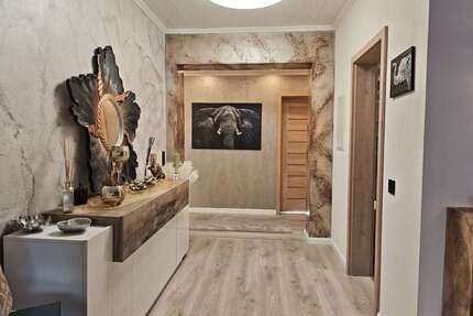 Haus zum Kaufen in Tiefenbronn 935.000,00 € 404 m²