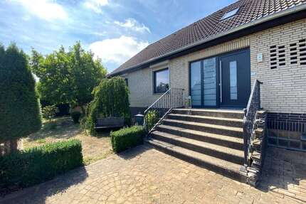 Haus zum Kaufen in Lindhorst 349.000,00 € 180 m²