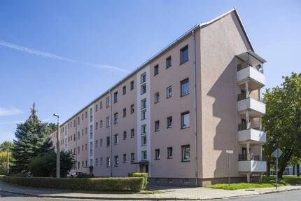 3 Räume und Balkon in Gröba - 362,00&nbsp;EUR Kaltmiete, ca.&nbsp; 60,30&nbsp;m&sup2;&nbsp;Wohnfl&auml;che in Riesa (PLZ: 01591) Gröba