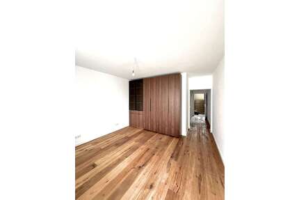 Wohnung zum Mieten in Frankfurt 1.350,00 € 45 m²
