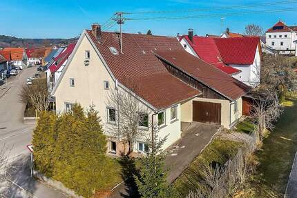 Familienheim mit großer Garage ... und voller Möglichkeiten ideal für Handwerker - Meßstetten
