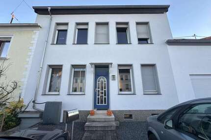 Haus zum Kaufen in Schwalbach 195.000,00 € 125 m²