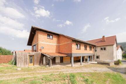 Haus zum Kaufen in Auengrund 125.000,00 € 292 m²