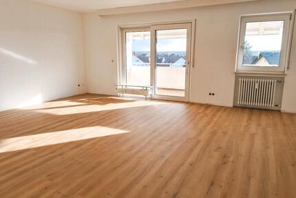Wohnung 114m² mit großem Südbalkon, Küche (Neu), Aufzug & Garage - Kleinostheim