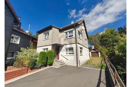 DIE GANZE FAMILIE UNTER EINEM DACH - Eisfeld