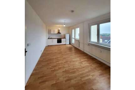 Wohnung zum Mieten in Rötha 425,00 € 56 m²